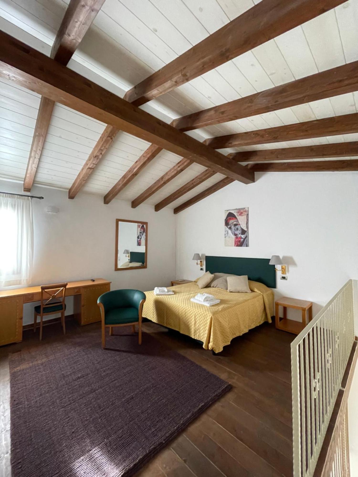 Agriturismo Bed And Breakfast Tanca Taroni Telti Eksteriør billede
