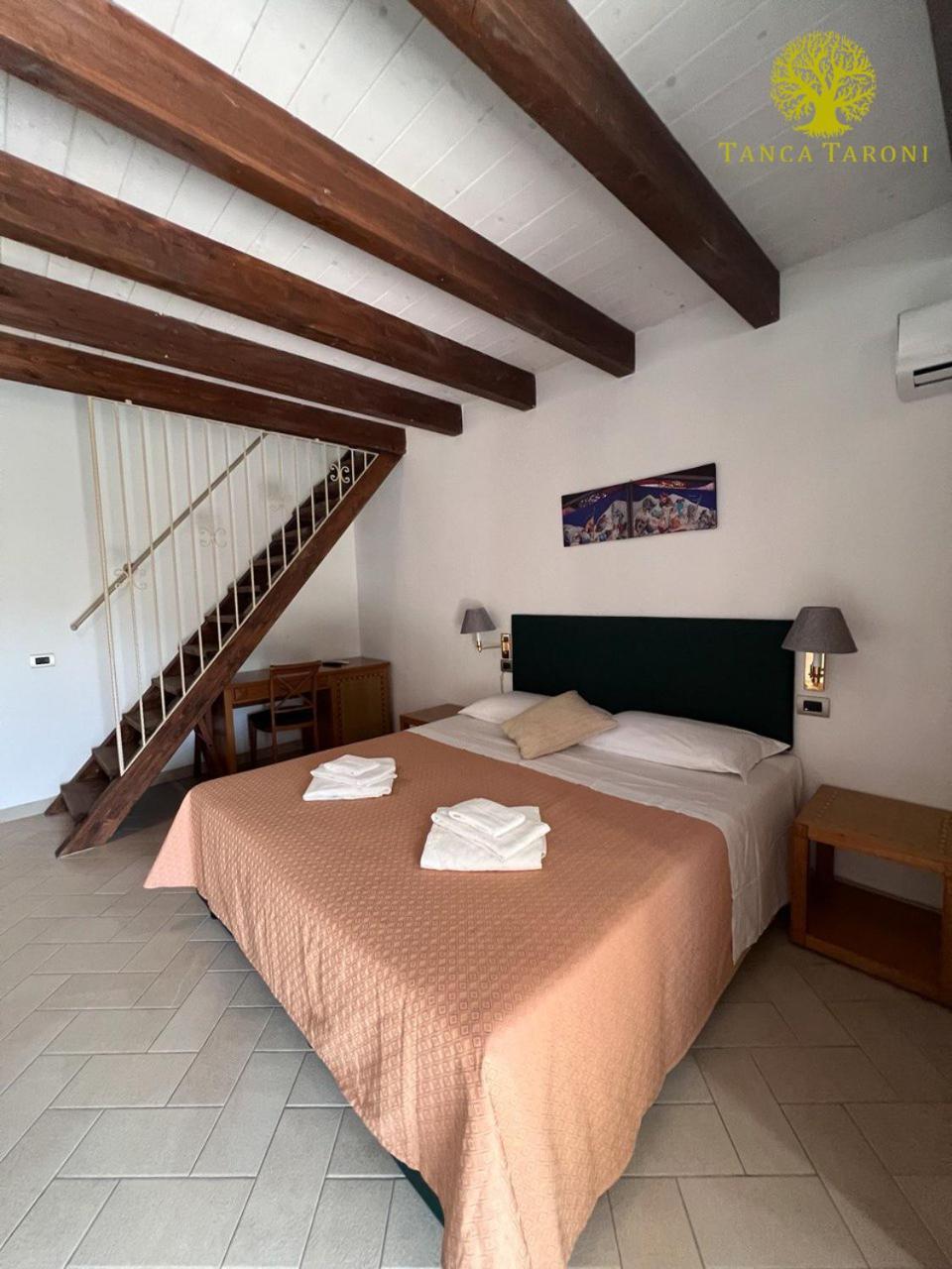 Agriturismo Bed And Breakfast Tanca Taroni Telti Eksteriør billede